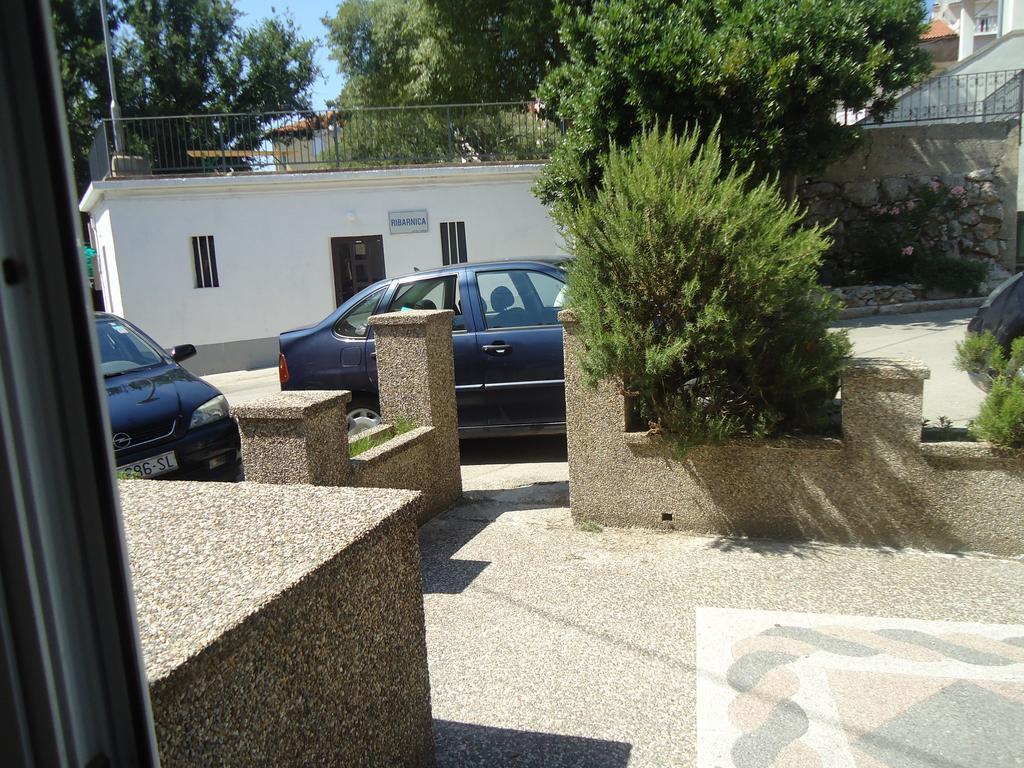 Apartment Filip Vrbnik Exterior foto
