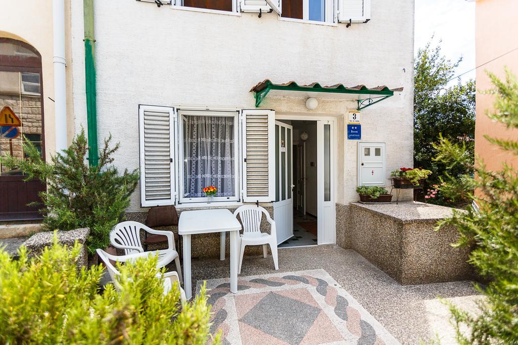 Apartment Filip Vrbnik Exterior foto